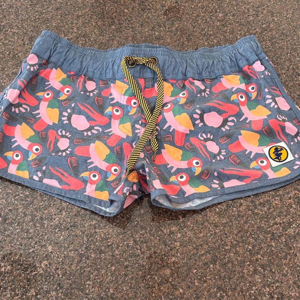MAMI WATA TEENAGE GIRLS BLUE PINK RED PARROTS SHORTS-S-Rare!